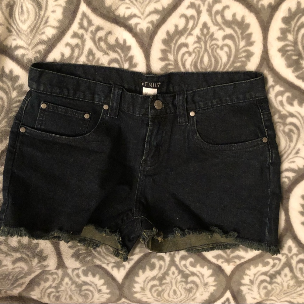 NWOT 💥 Frayed Black Jeans Shorts
